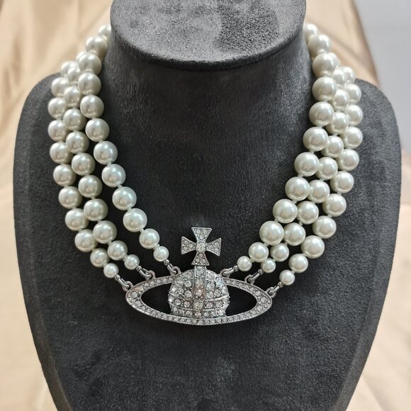Vivienne Westwood Three Row Pearl Bas Relief Choker - Picture 3 of 14